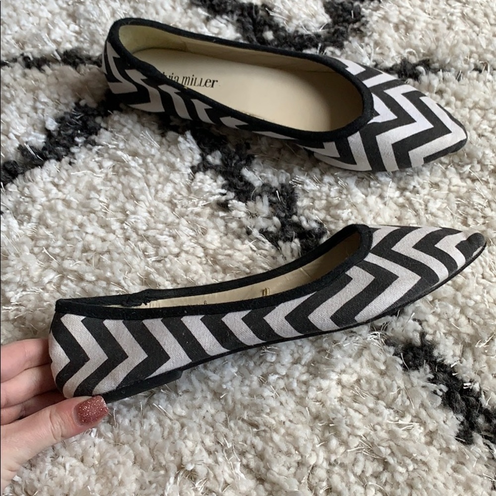 Chevron striped flats